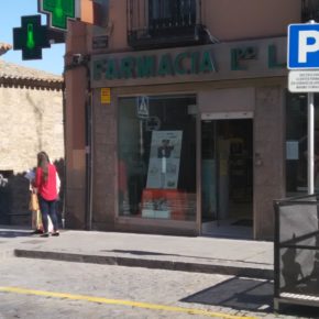 Satisfacción en Ciudadanos por la buena acogida de las plazas de aparcamiento reservado frente a las farmacias