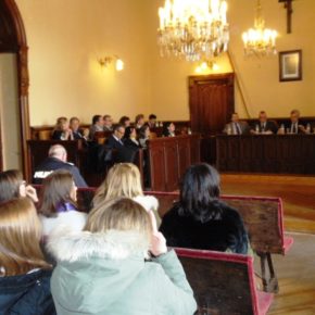 Pleno Extraordinario del Día Internacional de la Mujer en el Ayuntamiento de Ávila