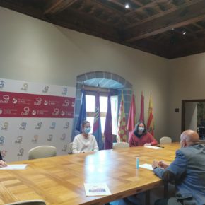 Cs se reúne con los responsables del Club Deportivo ÁvilaSala tras el ascenso a Segunda División de su primer equipo