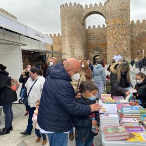 Ciudadanos Ávila apuesta por la accesibilidad y los autores abulenses en la Feria del Libro 2022